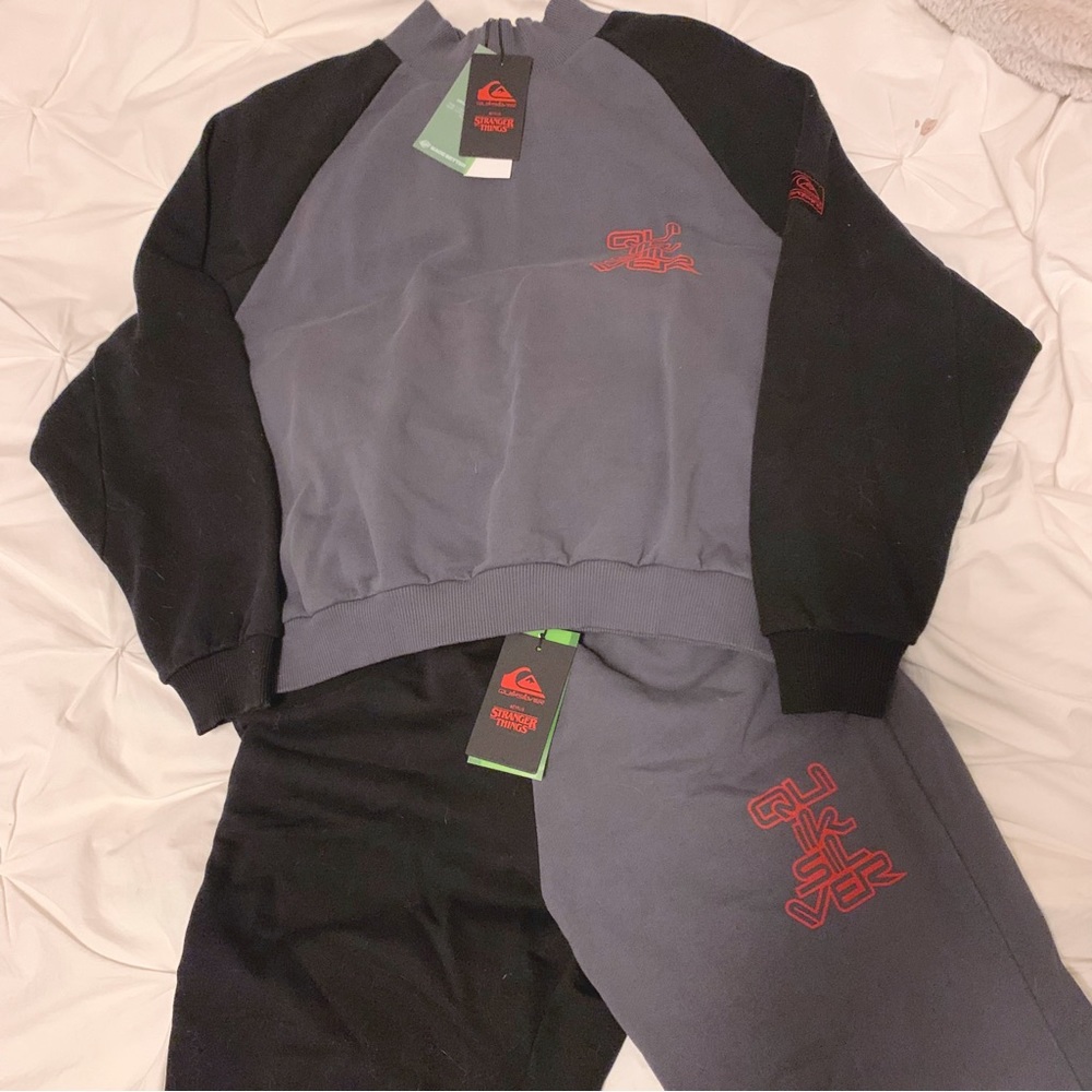 NWT quicksilver x stranger things women’s upside down sweat set